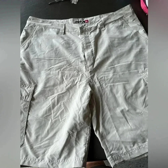 Quiksilver Other - Men’s quicksilver cargo shorts 38